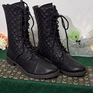 Quilted Black Lace-Up Boots sz. 11
